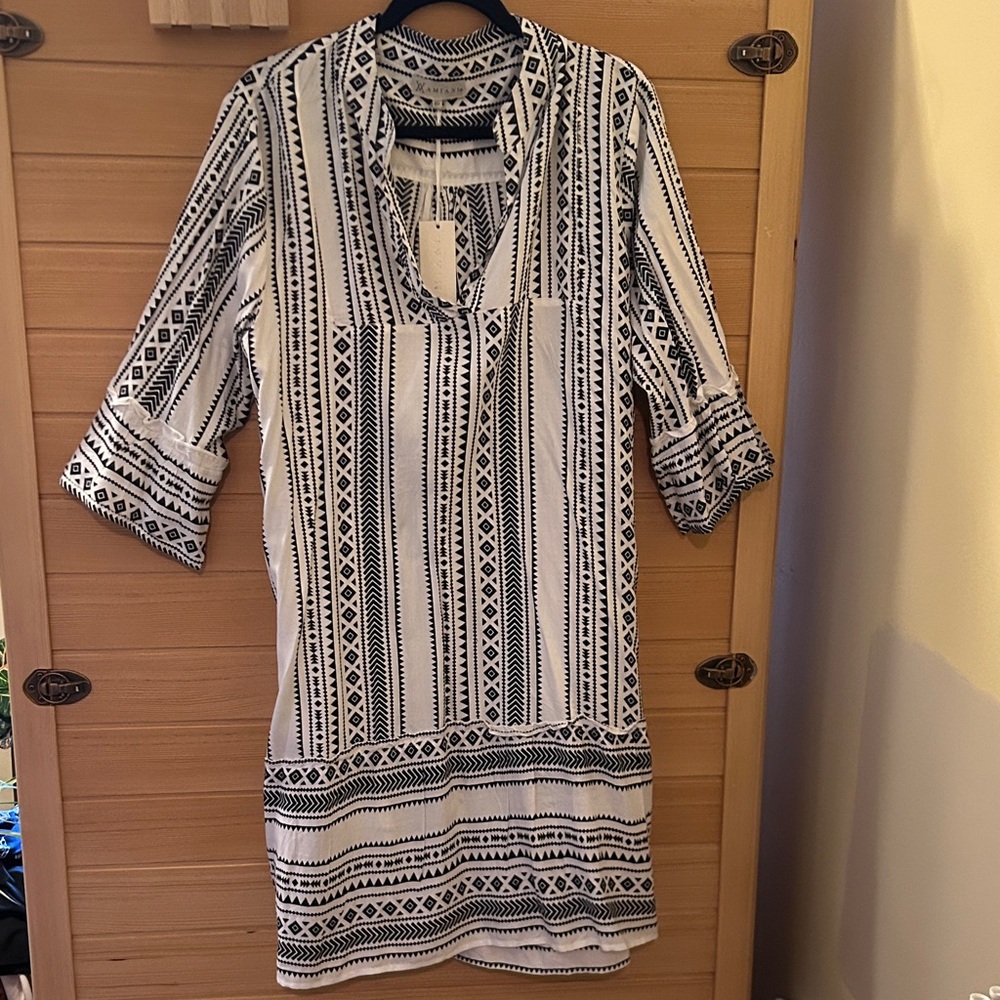 Black & White Geo-Print V-Neck Cover Up/Dress